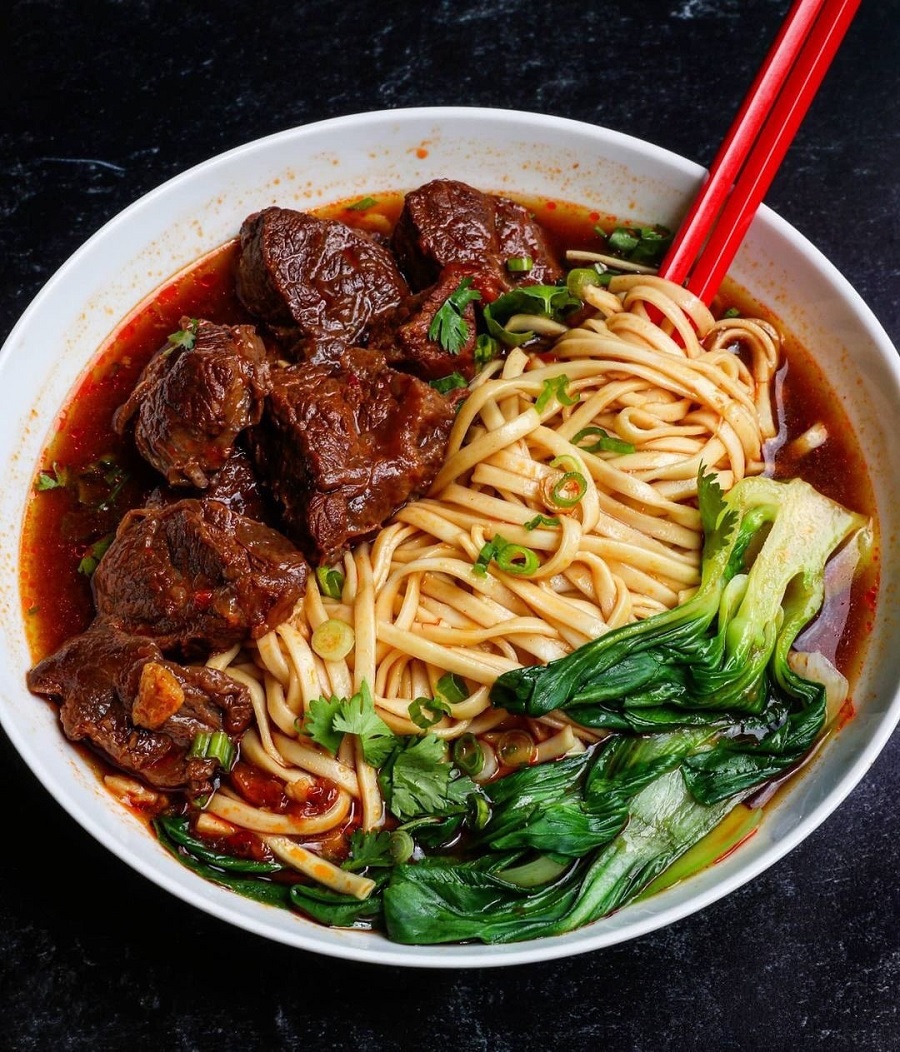taiwanese beef noodle soup 01.jpg